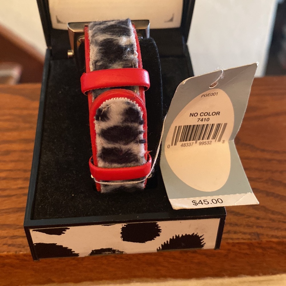 🦊 one of a kind RARE 102 Dalmatians watch. - Picture 4 of 6